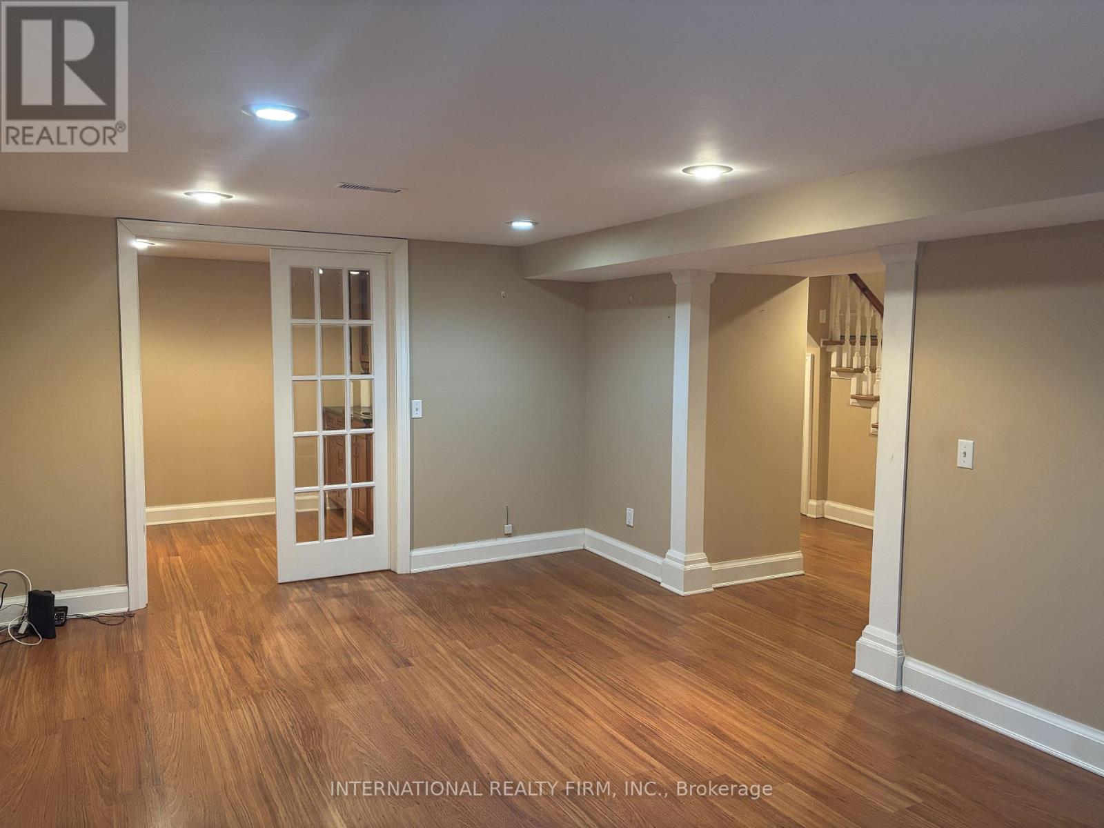 2 Tynevale Drive, Toronto, Ontario  M9R 2B4 - Photo 9 - W12558160