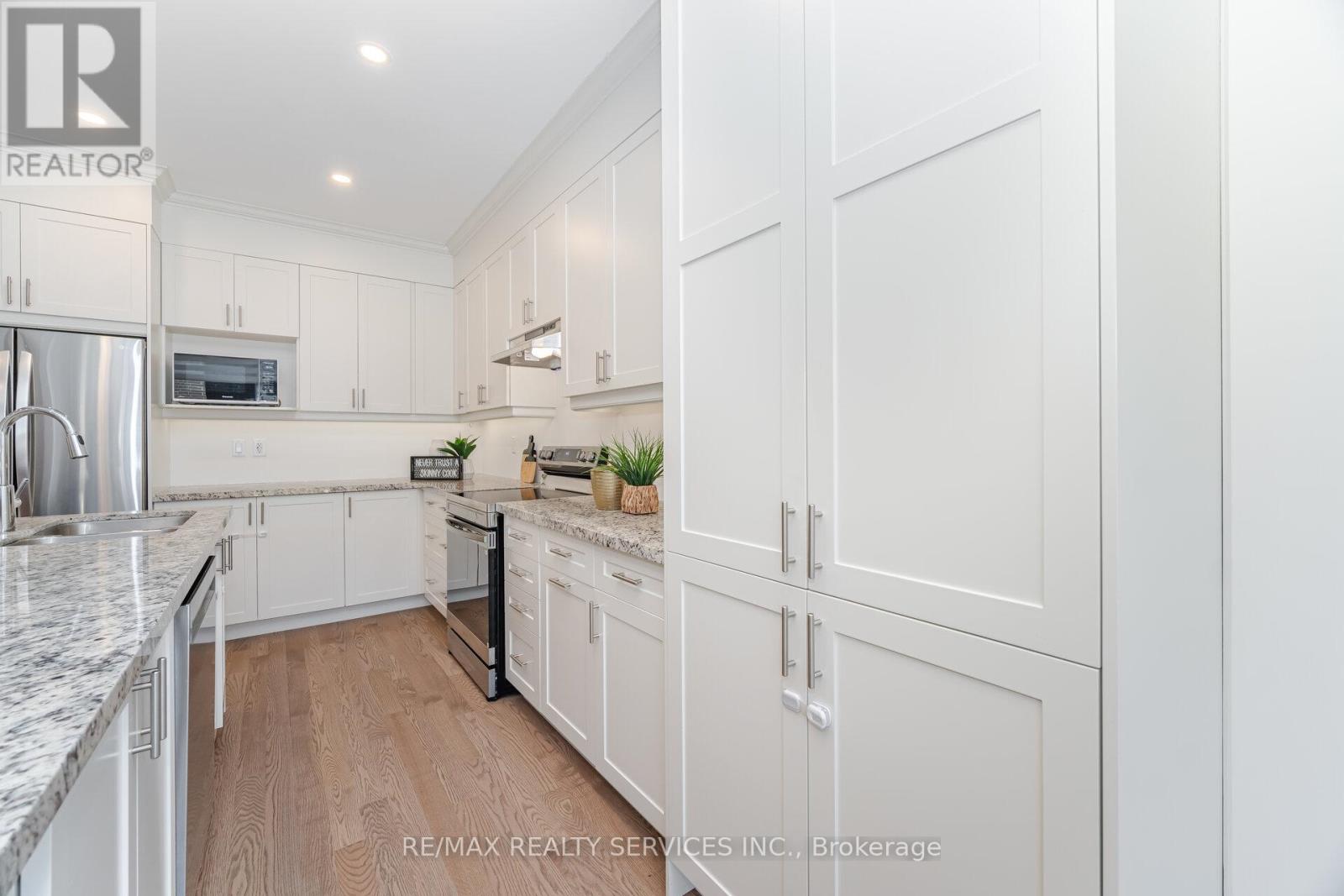 29 Lippa Drive, Caledon, Ontario  L7C 4M3 - Photo 12 - W12558176