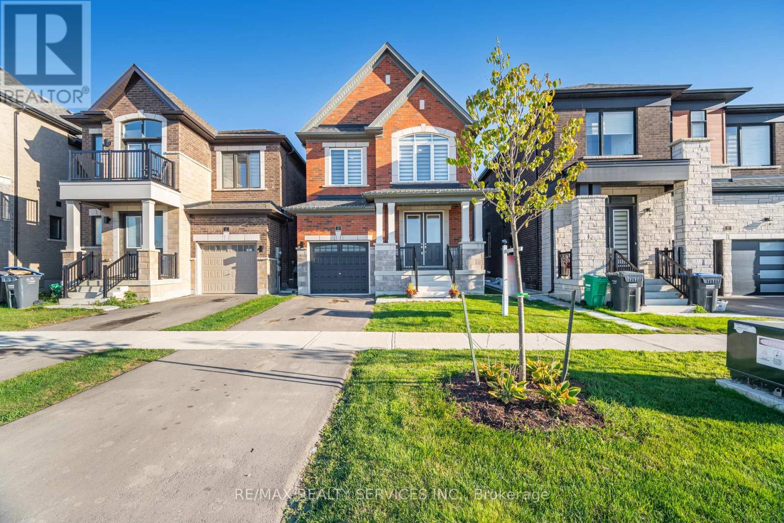 29 Lippa Drive, Caledon, Ontario  L7C 4M3 - Photo 3 - W12558176