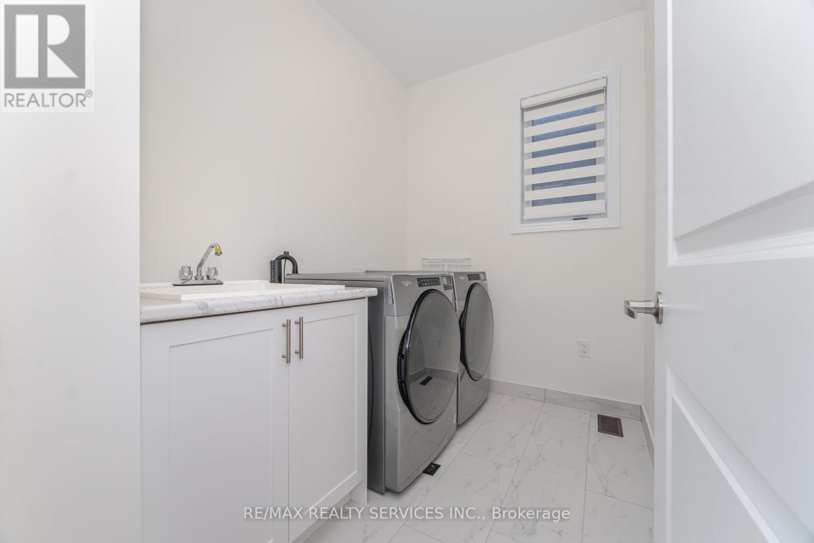 29 Lippa Drive, Caledon, Ontario  L7C 4M3 - Photo 34 - W12558176