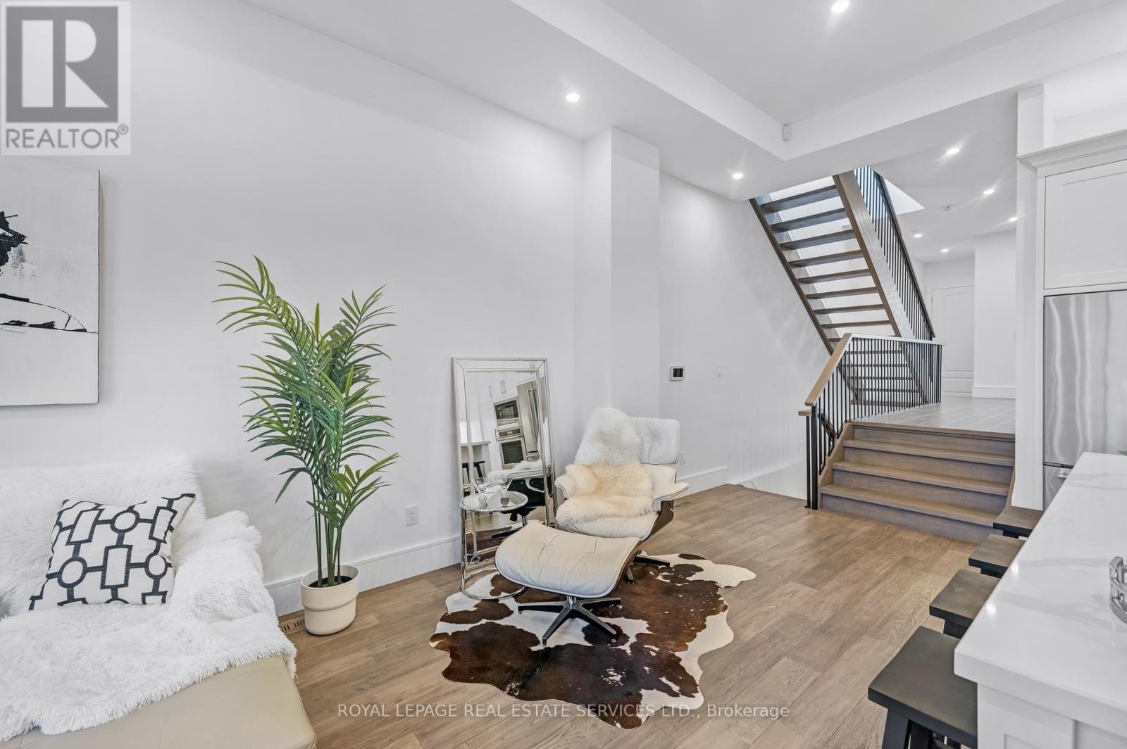 8 Branch Avenue, Toronto, Ontario  M8W 1M7 - Photo 14 - W12558196