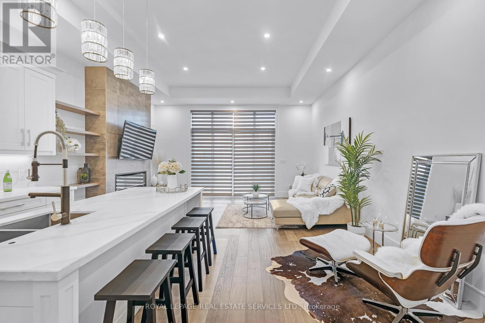 8 Branch Avenue, Toronto, Ontario  M8W 1M7 - Photo 15 - W12558196