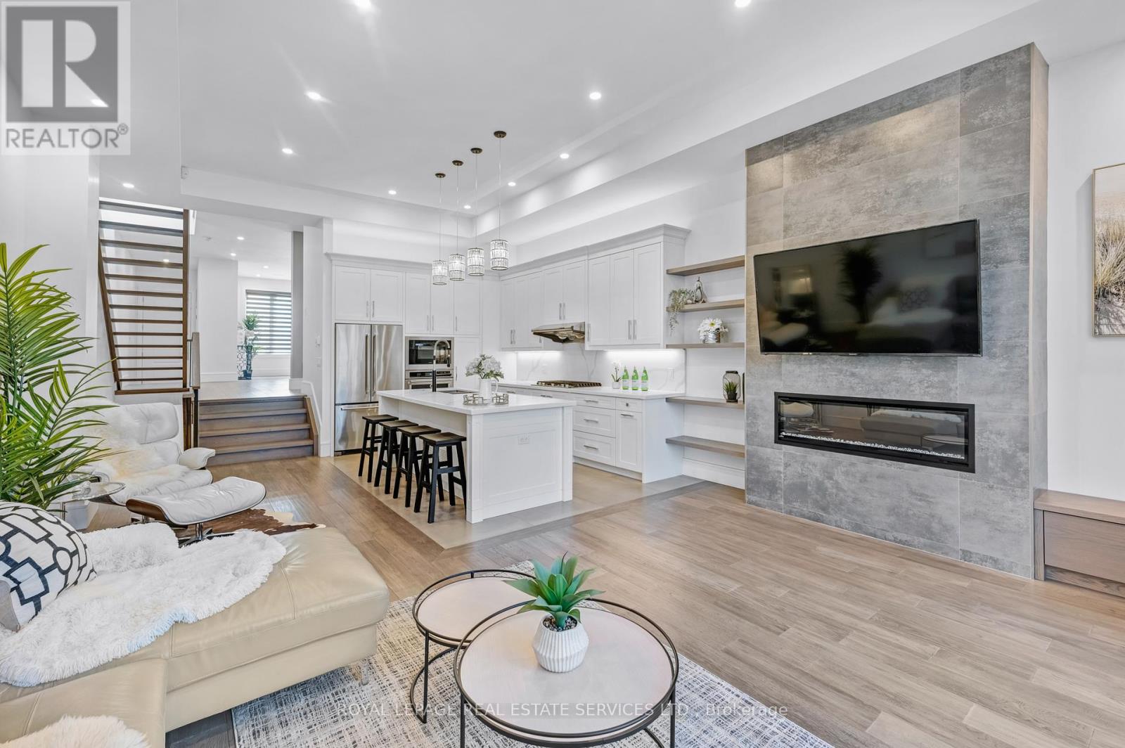 8 Branch Avenue, Toronto, Ontario  M8W 1M7 - Photo 17 - W12558196