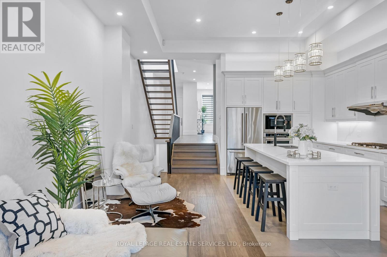 8 Branch Avenue, Toronto, Ontario  M8W 1M7 - Photo 18 - W12558196