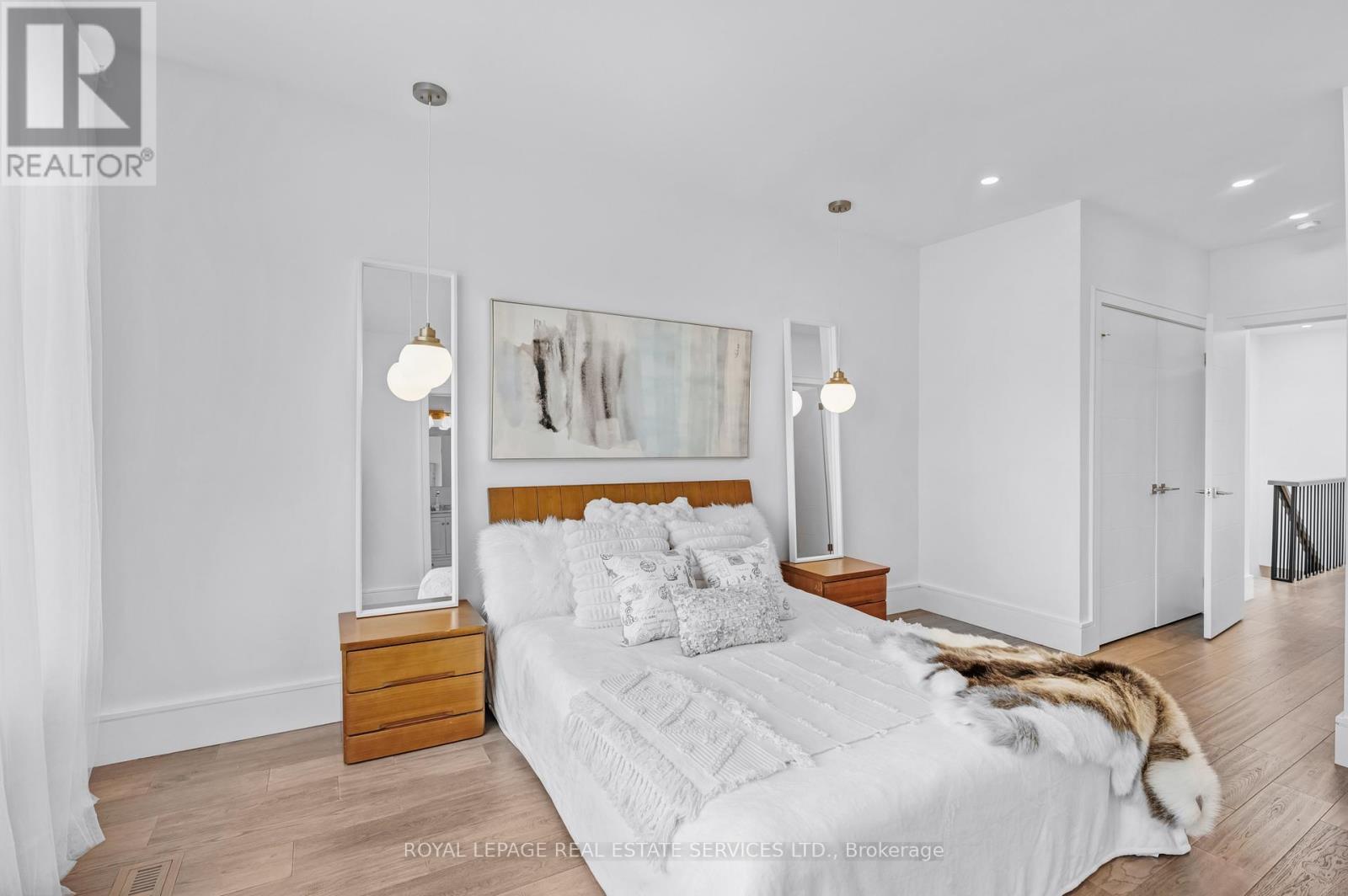 8 Branch Avenue, Toronto, Ontario  M8W 1M7 - Photo 21 - W12558196