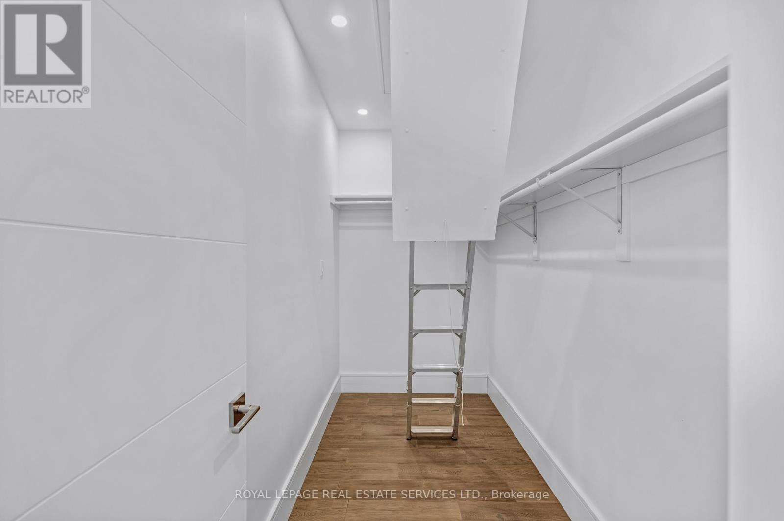 8 Branch Avenue, Toronto, Ontario  M8W 1M7 - Photo 24 - W12558196