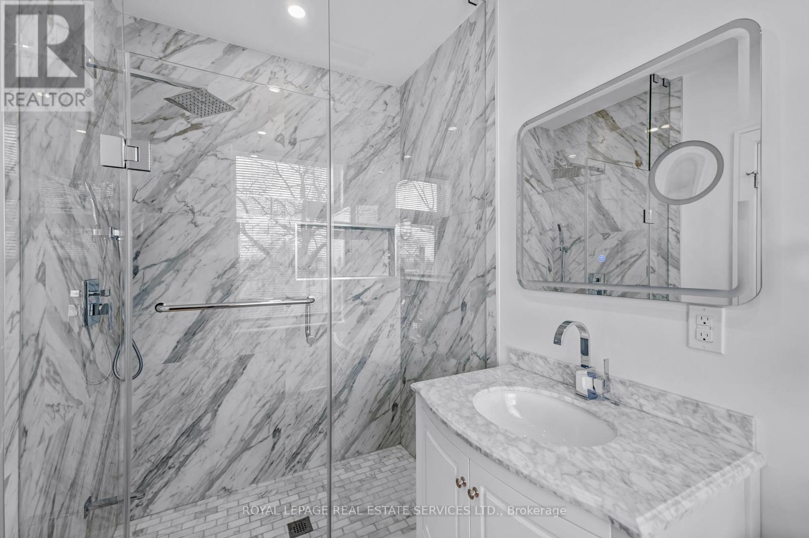 8 Branch Avenue, Toronto, Ontario  M8W 1M7 - Photo 30 - W12558196