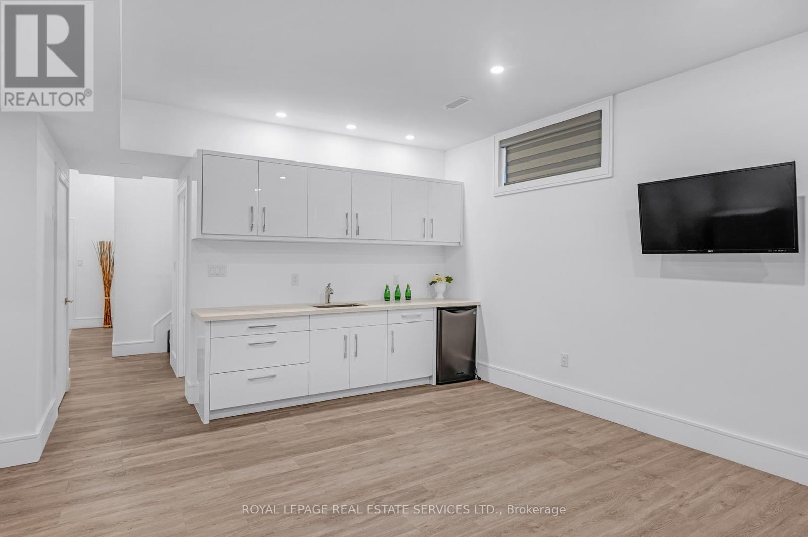 8 Branch Avenue, Toronto, Ontario  M8W 1M7 - Photo 39 - W12558196