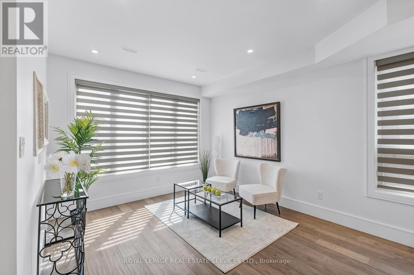 8 Branch Avenue, Toronto, Ontario  M8W 1M7 - Photo 4 - W12558196