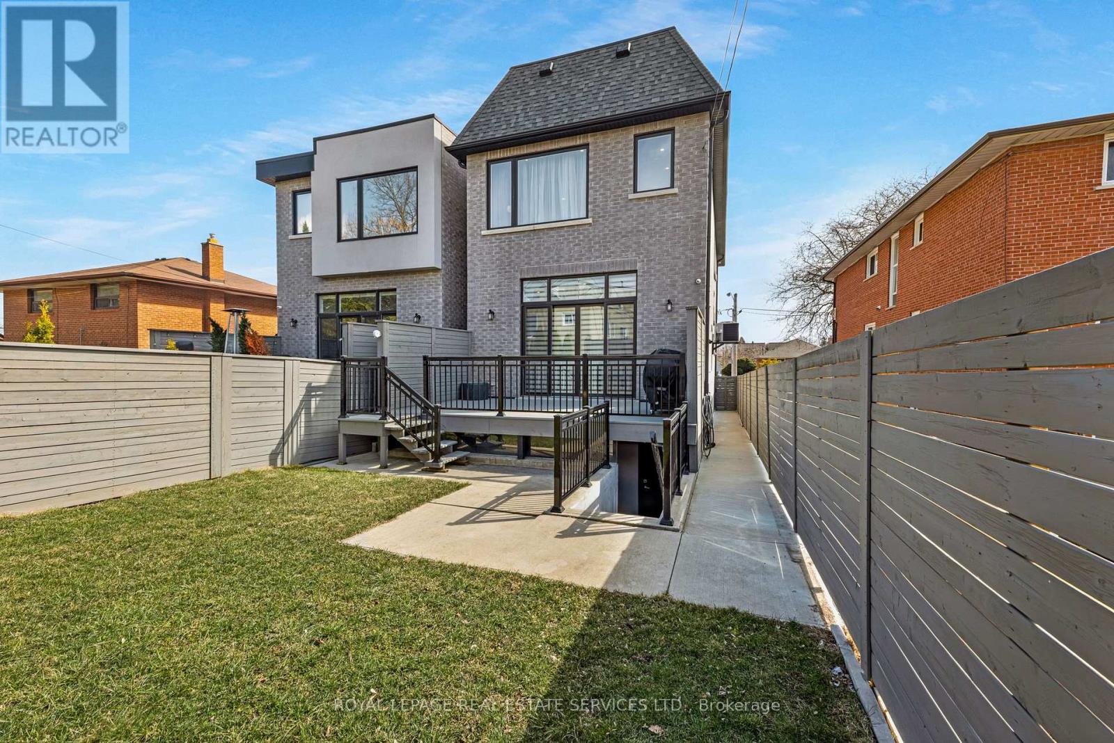 8 Branch Avenue, Toronto, Ontario  M8W 1M7 - Photo 43 - W12558196