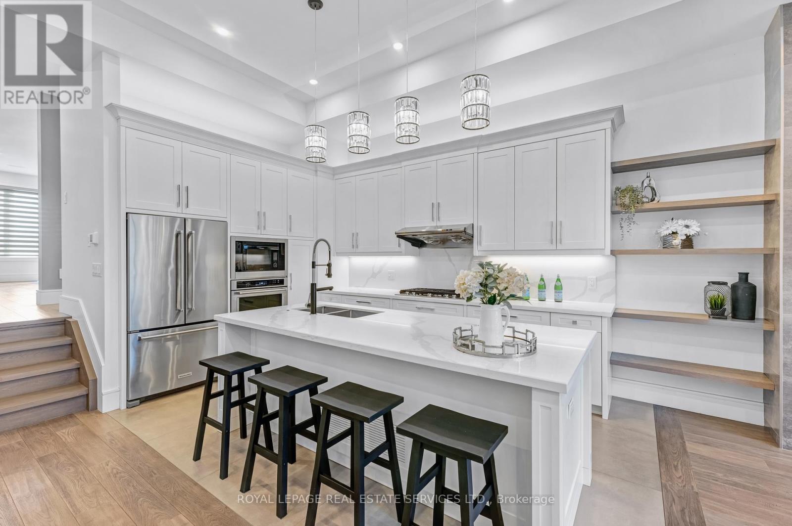 8 Branch Avenue, Toronto, Ontario  M8W 1M7 - Photo 9 - W12558196