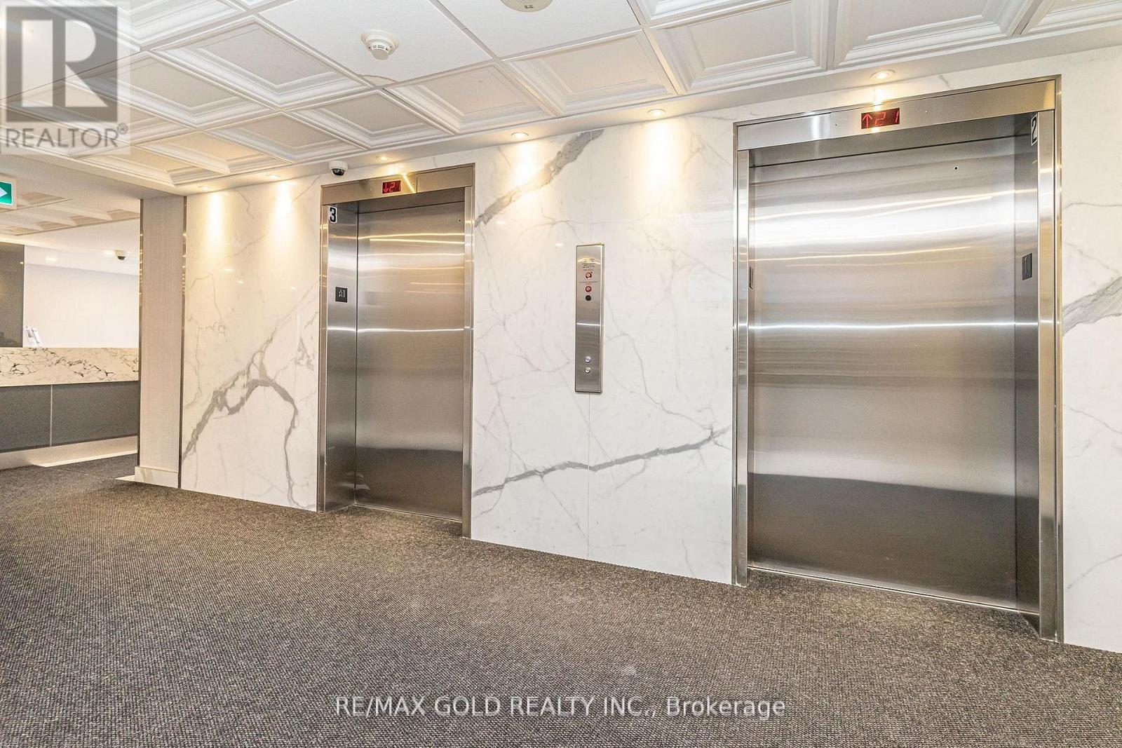 2009 - 115 Hillcrest Avenue, Mississauga, Ontario  L5B 3Y9 - Photo 10 - W12558218