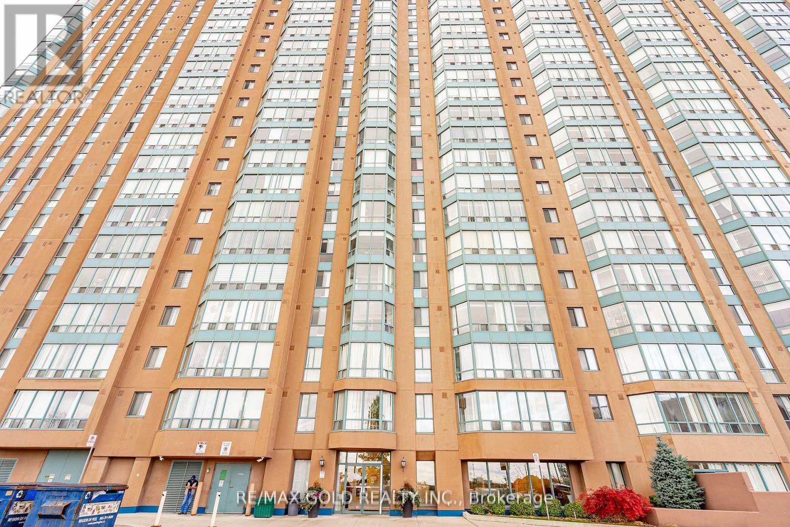 2009 - 115 Hillcrest Avenue, Mississauga, Ontario  L5B 3Y9 - Photo 3 - W12558218