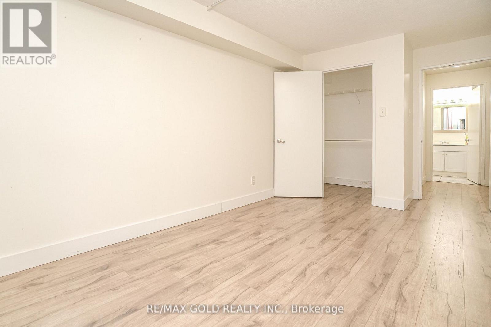 2009 - 115 Hillcrest Avenue, Mississauga, Ontario  L5B 3Y9 - Photo 31 - W12558218