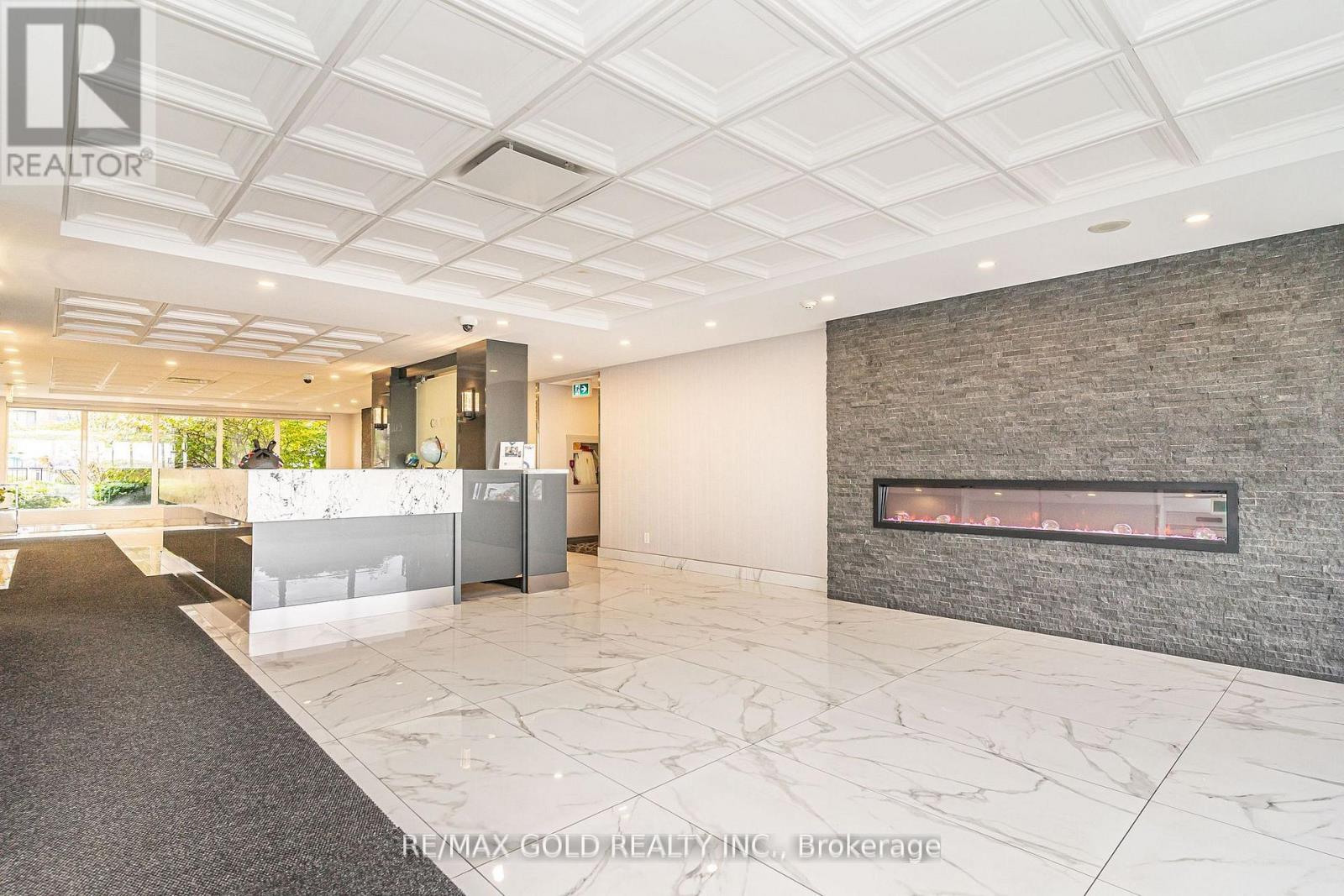 2009 - 115 Hillcrest Avenue, Mississauga, Ontario  L5B 3Y9 - Photo 8 - W12558218