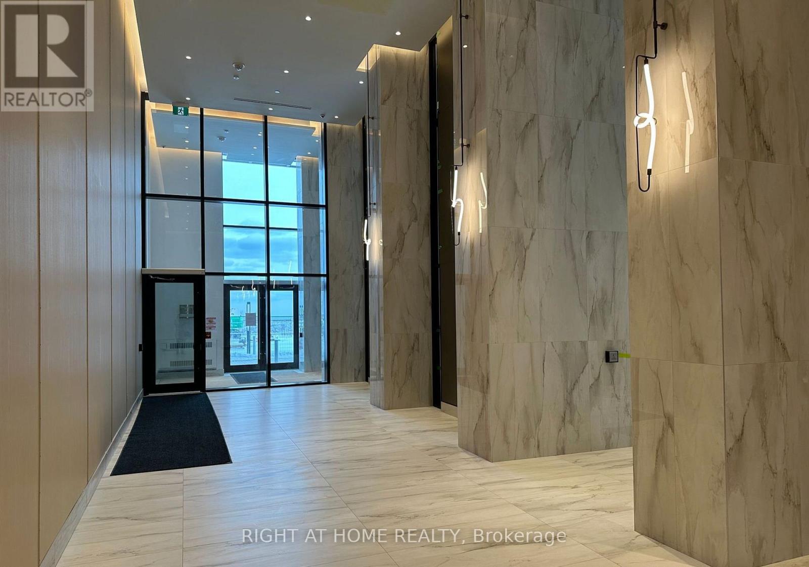 303 - 251 Masonry Way, Mississauga, Ontario  L5H 0B3 - Photo 4 - W12558224