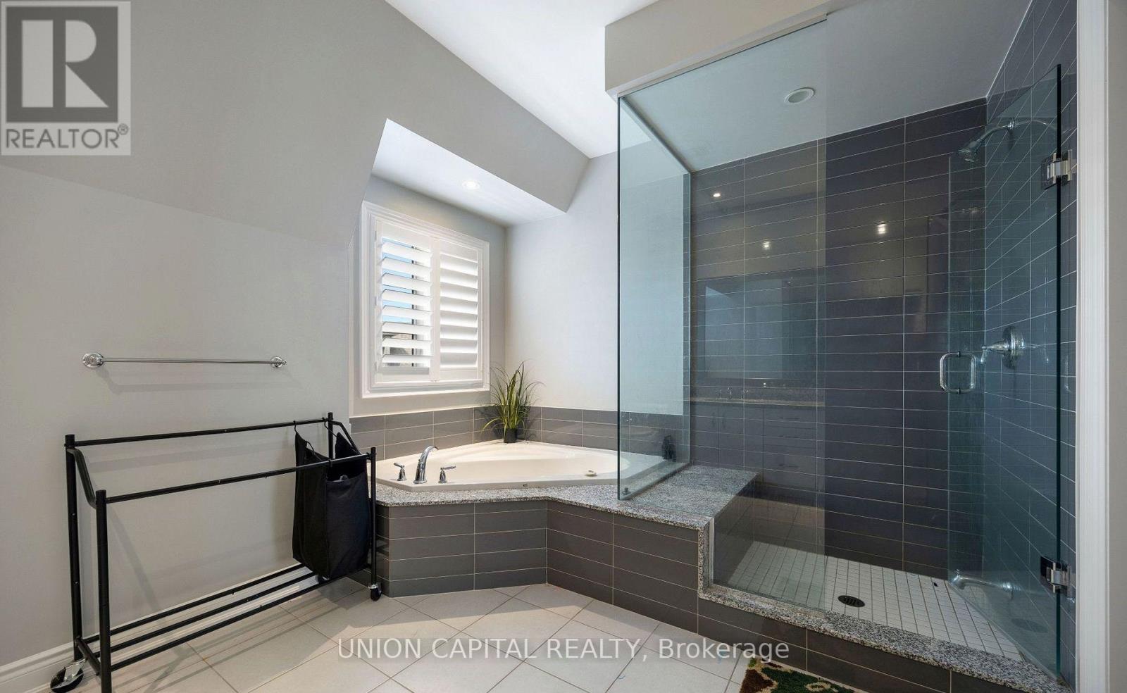 67 - 290 Royalton Common, Oakville, Ontario  L6H 0N4 - Photo 23 - W12558230