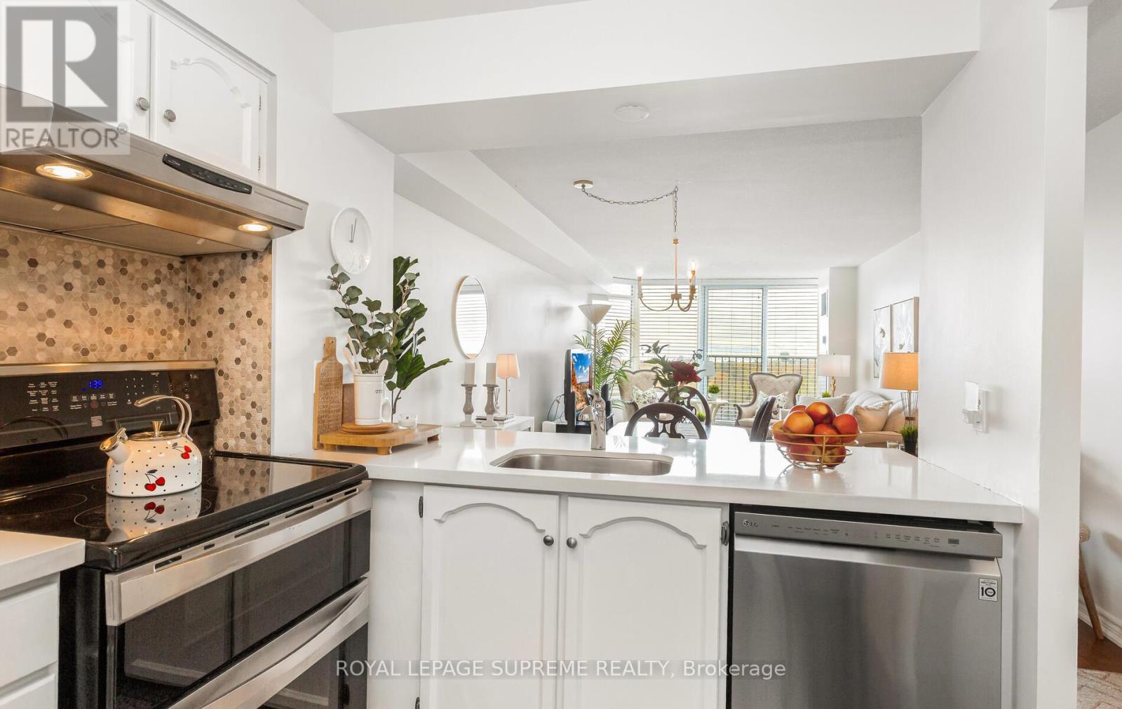 1007 - 1 Aberfoyle Crescent, Toronto, Ontario  M8X 2X8 - Photo 18 - W12558250