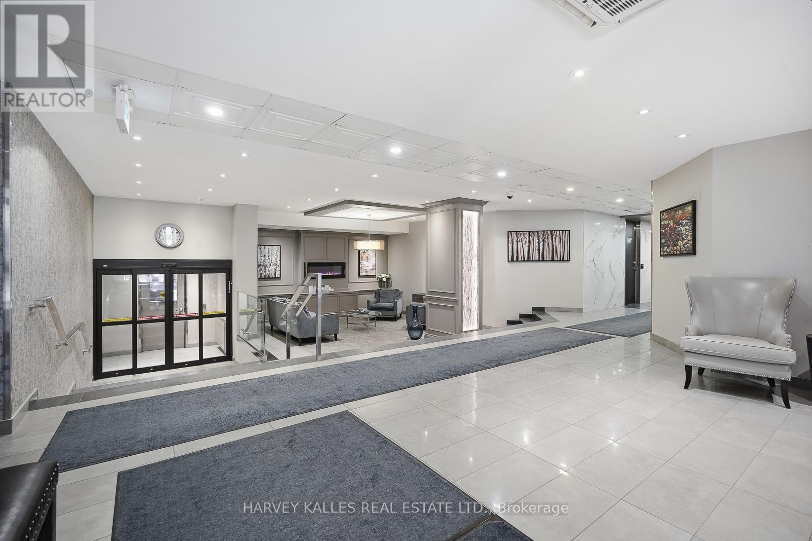 501 - 965 Inverhouse Drive, Mississauga, Ontario  L5J 4B4 - Photo 4 - W12558256