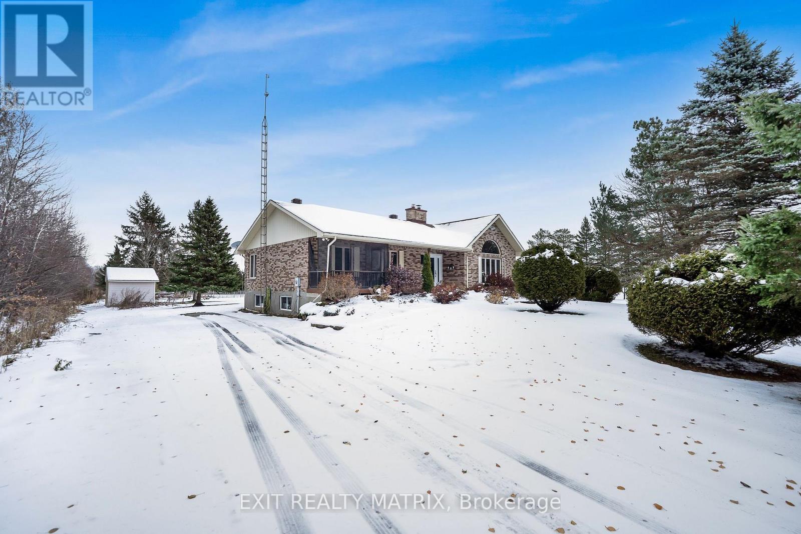 3245 Pattee Road, East Hawkesbury, Ontario  K6A 2R2 - Photo 2 - X12332388