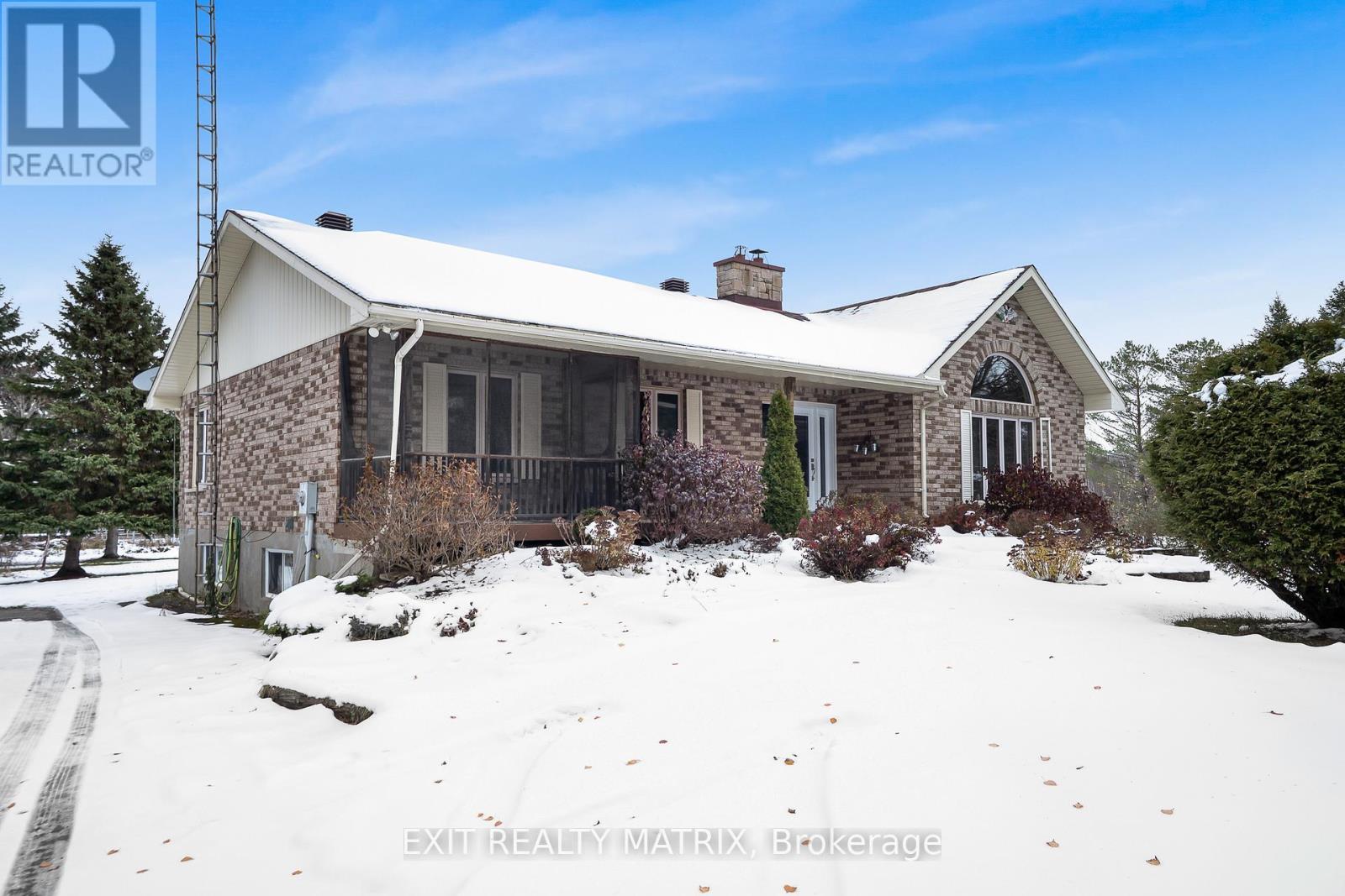 3245 Pattee Road, East Hawkesbury, Ontario  K6A 2R2 - Photo 3 - X12332388