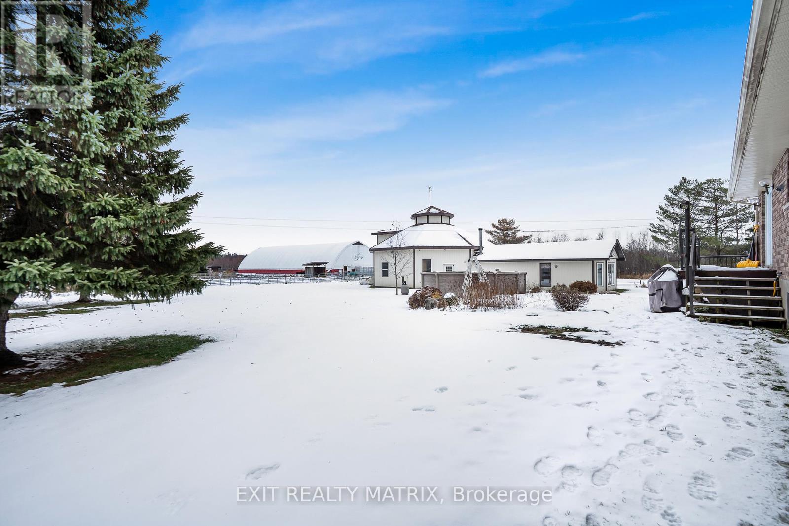 3245 Pattee Road, East Hawkesbury, Ontario  K6A 2R2 - Photo 4 - X12332388