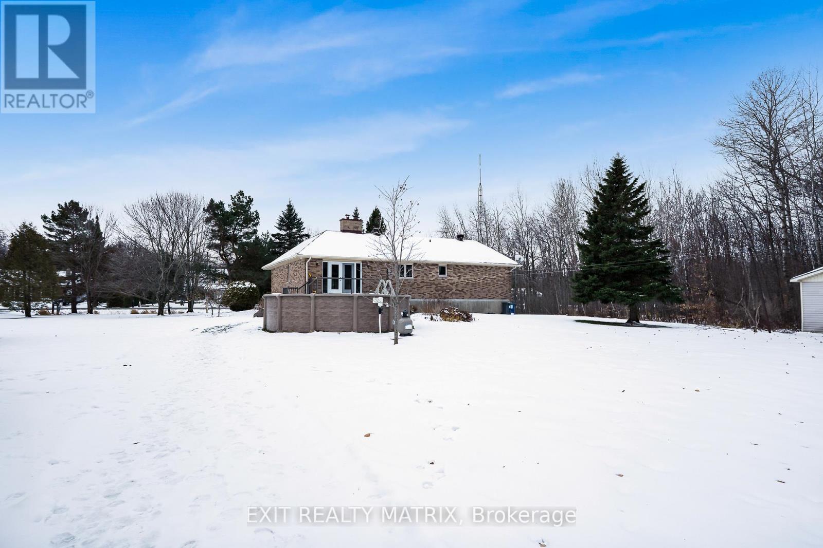 3245 Pattee Road, East Hawkesbury, Ontario  K6A 2R2 - Photo 6 - X12332388