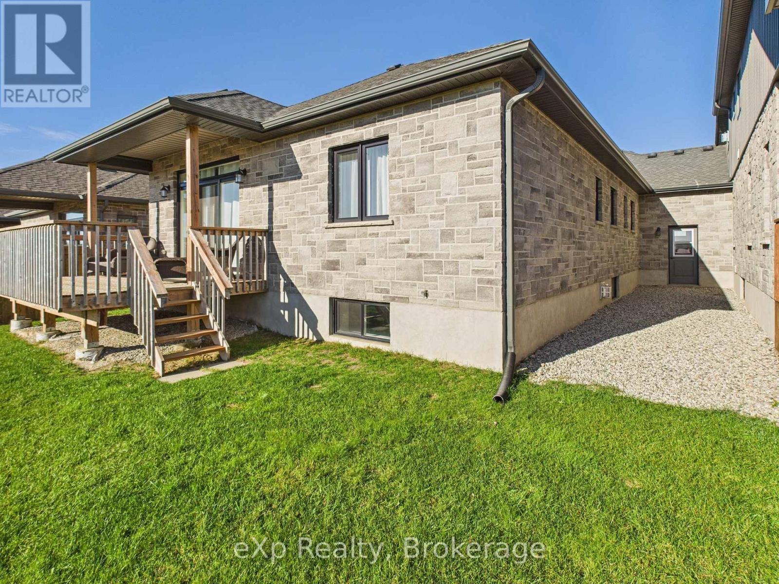 494 Ivings Drive, Saugeen Shores, Ontario  N0H 2C0 - Photo 10 - X12558504