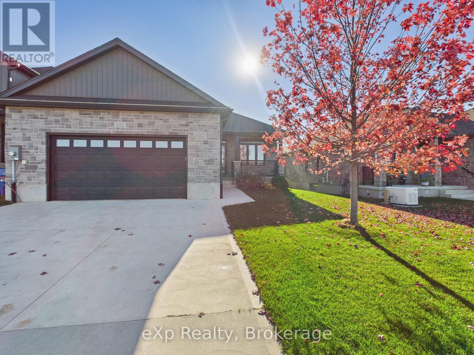 494 Ivings Drive, Saugeen Shores, Ontario  N0H 2C0 - Photo 4 - X12558504