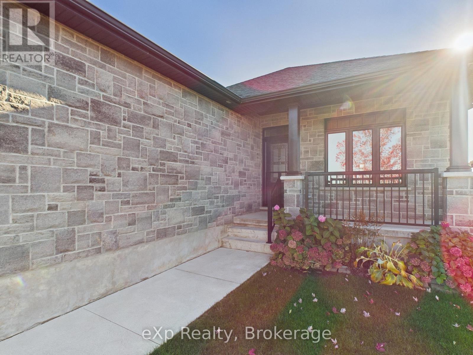 494 Ivings Drive, Saugeen Shores, Ontario  N0H 2C0 - Photo 6 - X12558504