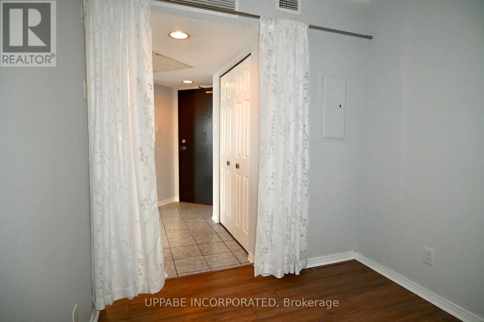 6a - 310 Central Park Drive, Ottawa, Ontario K2C 4G4 - Photo 8 - X12470744