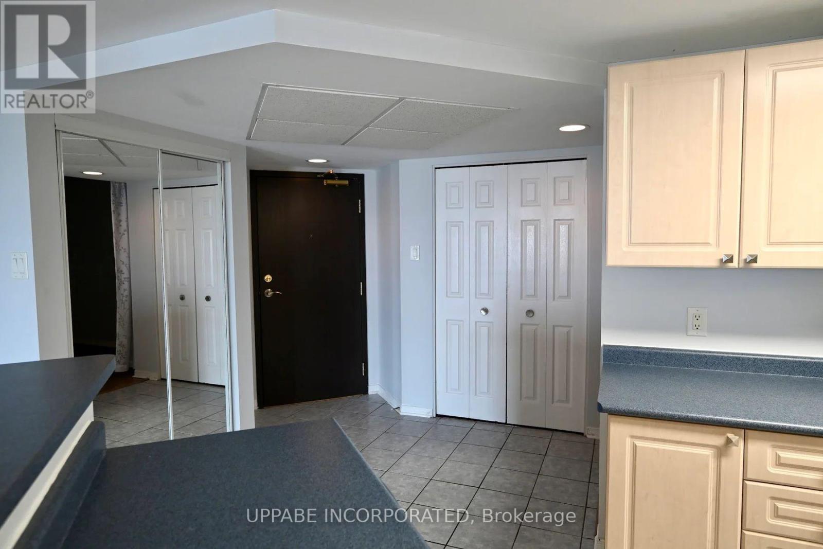 6a - 310 Central Park Drive, Ottawa, Ontario K2C 4G4 - Photo 3 - X12470744