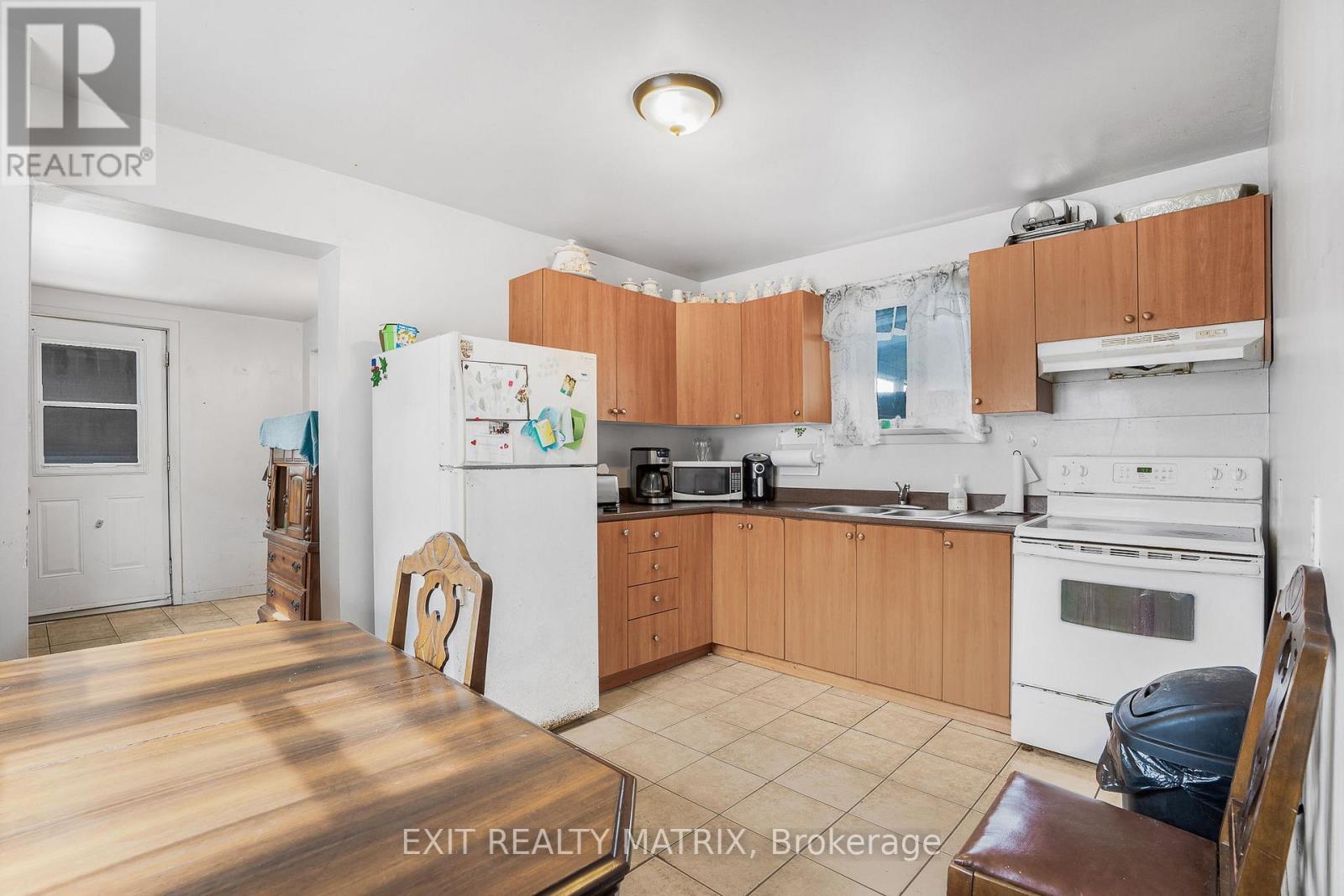 712-718 Main Street E, Hawkesbury, Ontario K6A 1B4 - Photo 21 - X12287717