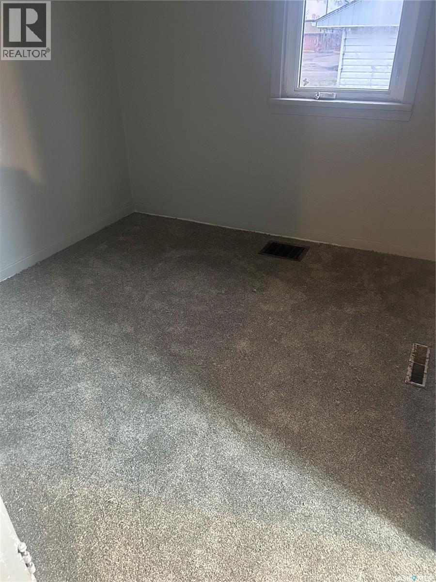 421 Mcintyre Street, Regina, Saskatchewan  S4R 2M2 - Photo 10 - SK020568