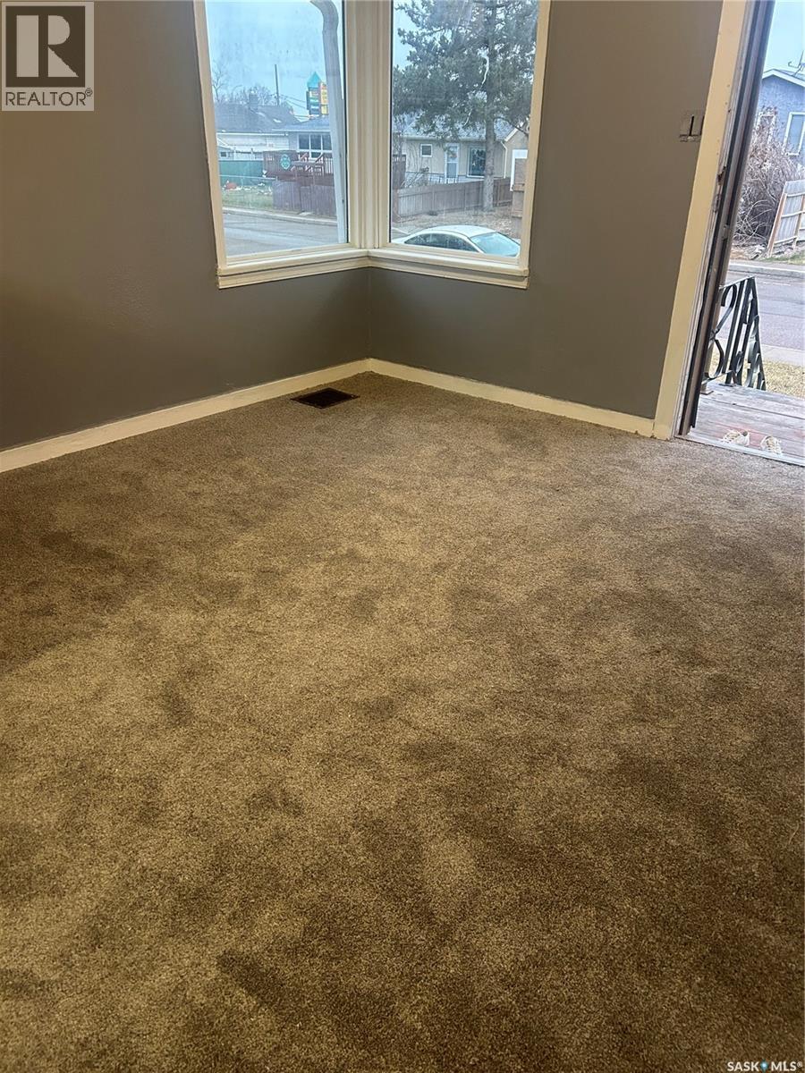 421 Mcintyre Street, Regina, Saskatchewan  S4R 2M2 - Photo 7 - SK020568