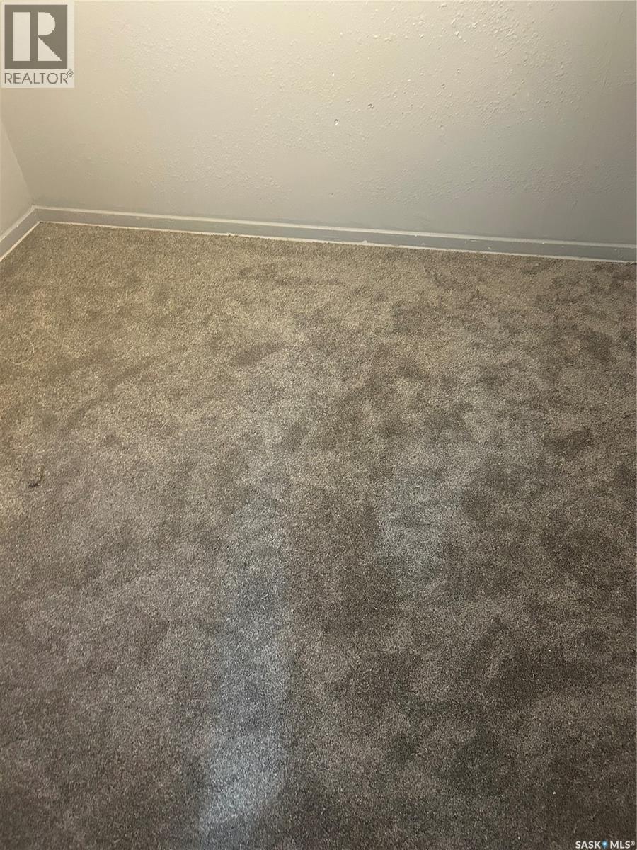 421 Mcintyre Street, Regina, Saskatchewan  S4R 2M2 - Photo 5 - SK020568