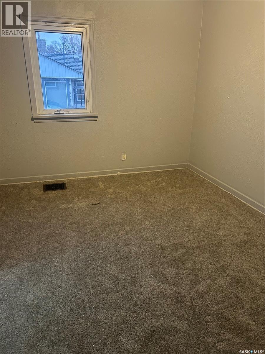 421 Mcintyre Street, Regina, Saskatchewan  S4R 2M2 - Photo 6 - SK020568