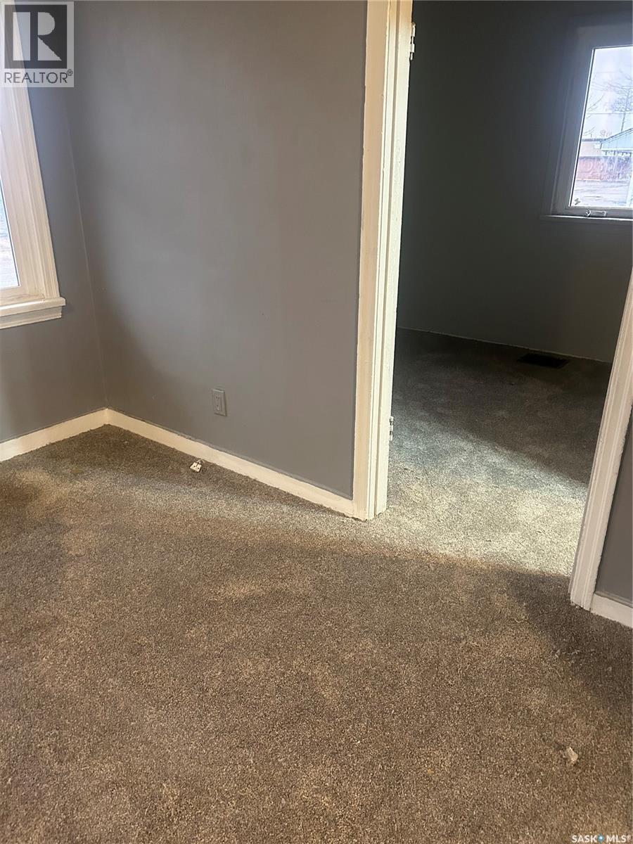 421 Mcintyre Street, Regina, Saskatchewan  S4R 2M2 - Photo 8 - SK020568