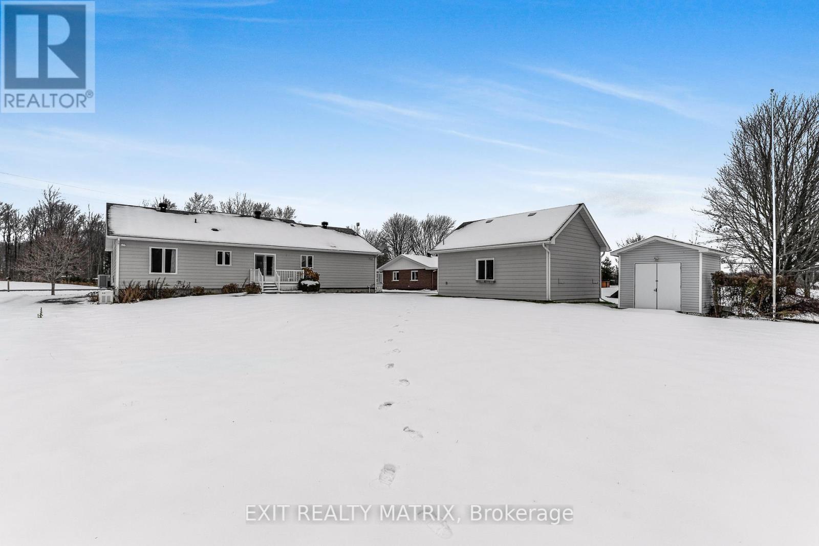 1582 Sandy Hill Road, Champlain, Ontario  K6A 2R2 - Photo 5 - X12462315