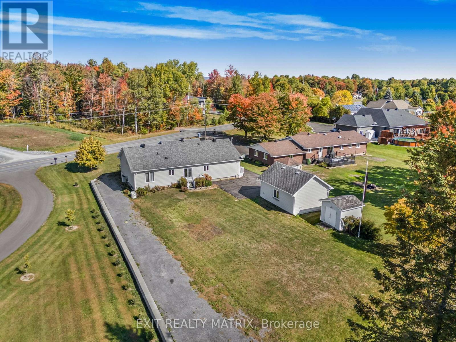 1582 Sandy Hill Road, Champlain, Ontario  K6A 2R2 - Photo 32 - X12462315