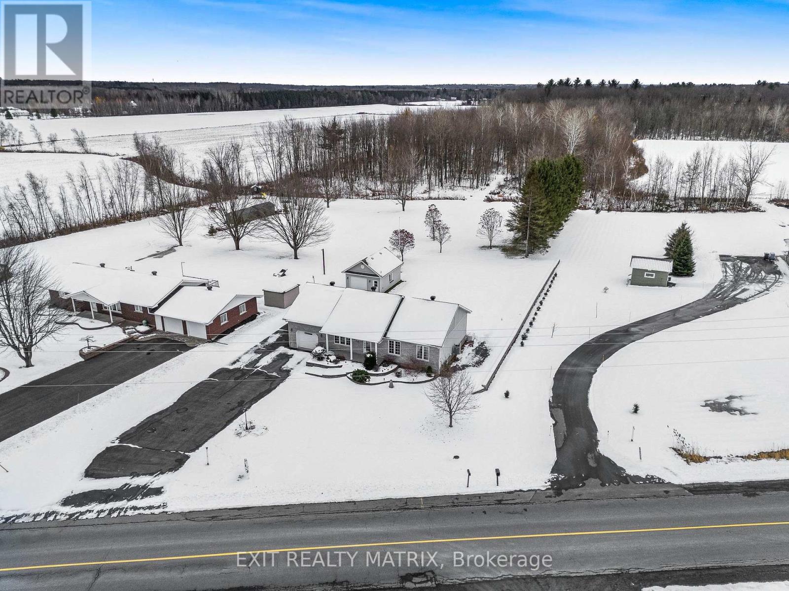 1582 Sandy Hill Road, Champlain, Ontario  K6A 2R2 - Photo 7 - X12462315