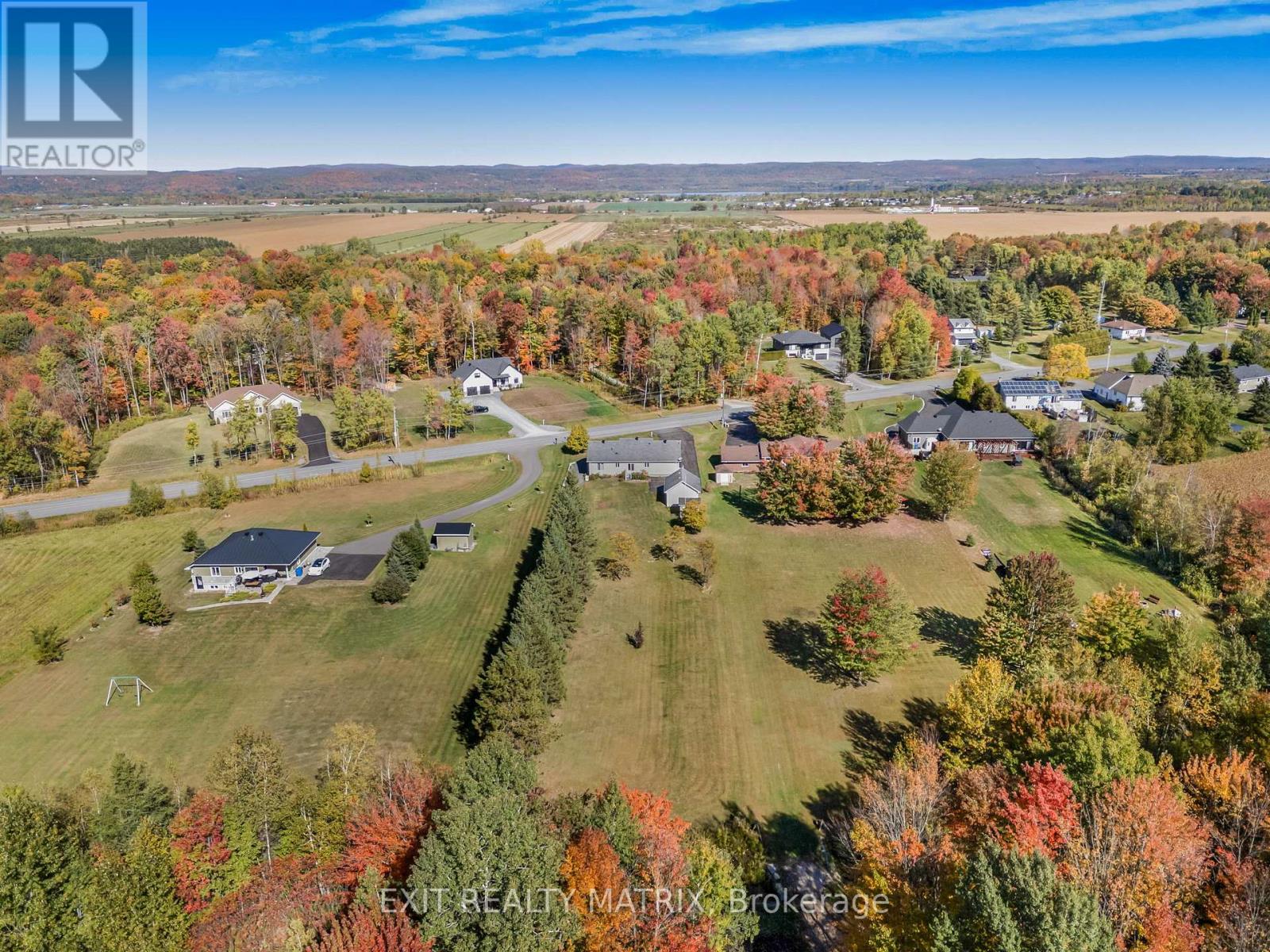 1582 Sandy Hill Road, Champlain, Ontario  K6A 2R2 - Photo 34 - X12462315