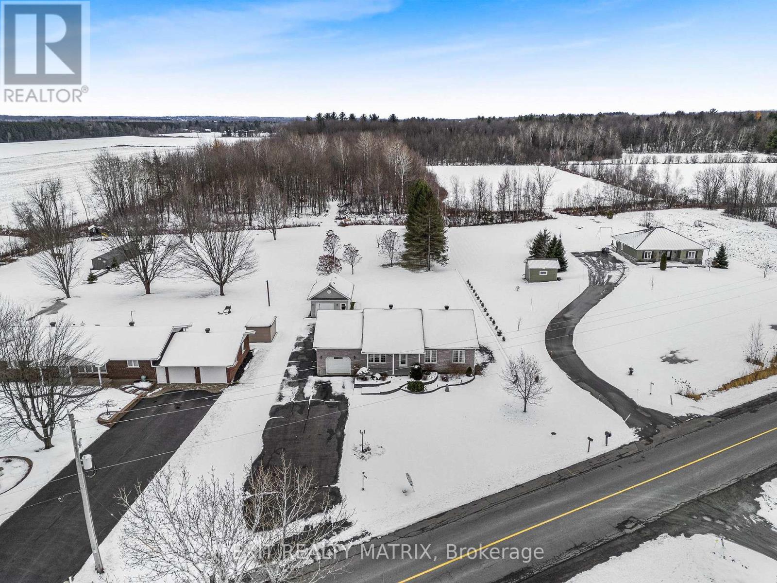 1582 Sandy Hill Road, Champlain, Ontario  K6A 2R2 - Photo 6 - X12462315