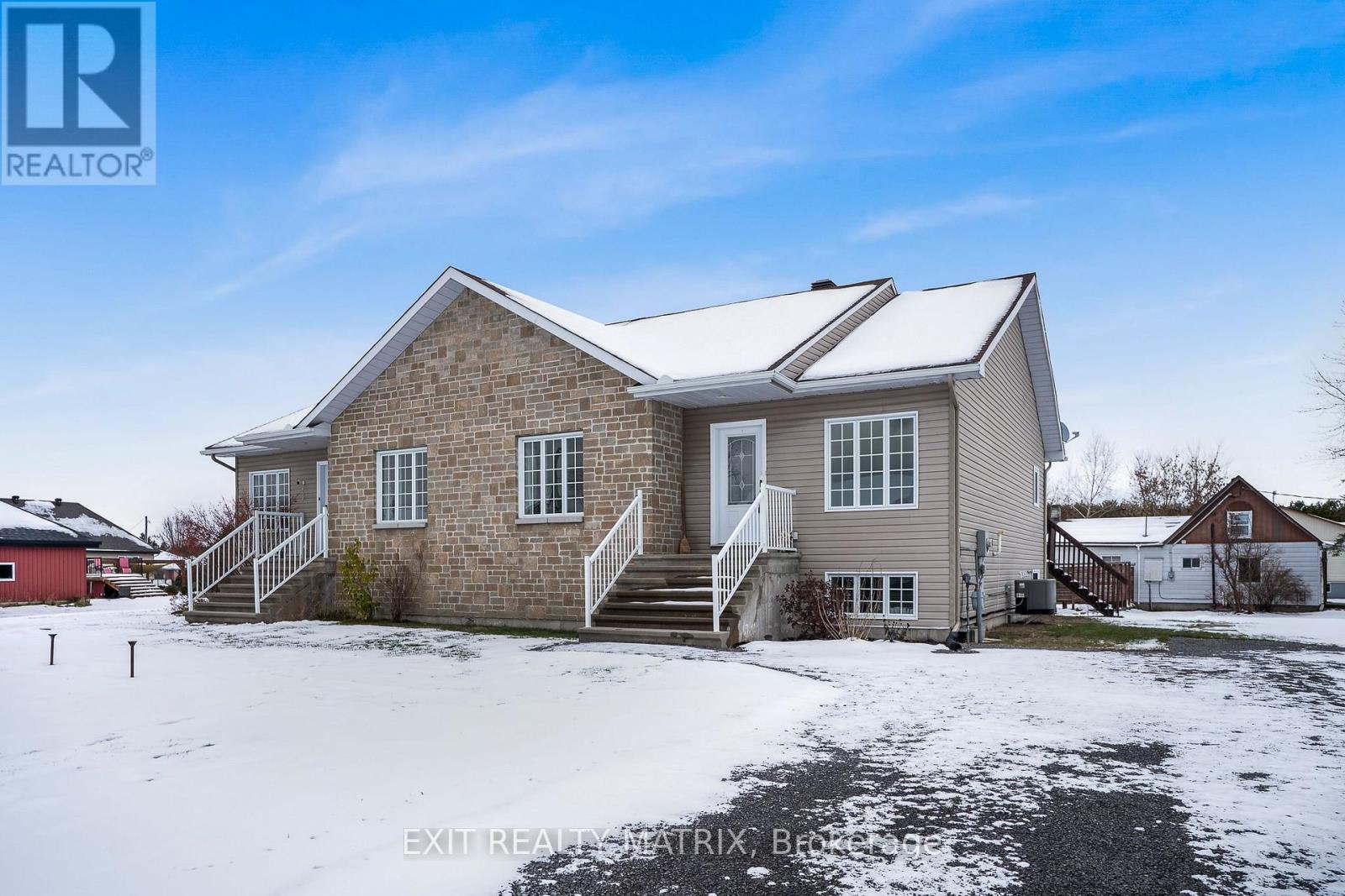 6 TELEGRAPH CRESCENT, Alfred and Plantagenet, Ontario