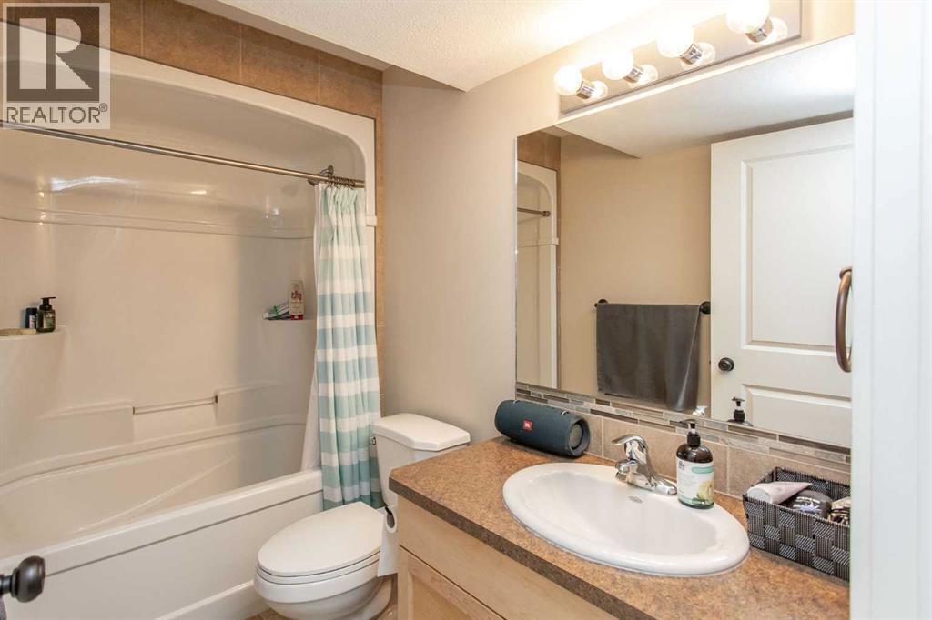 5422 49 Avenue, Lacombe, Alberta  T4L 1S6 - Photo 27 - A2266591