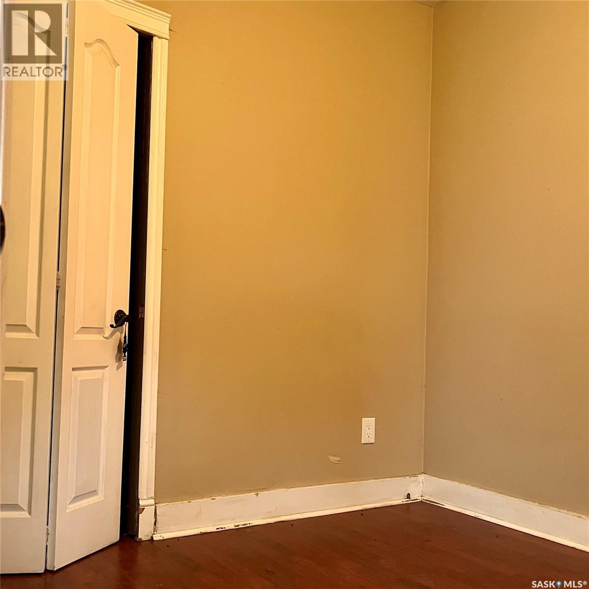 1225 B Avenue N, Saskatoon, Saskatchewan  S7L 1G4 - Photo 11 - SK024320