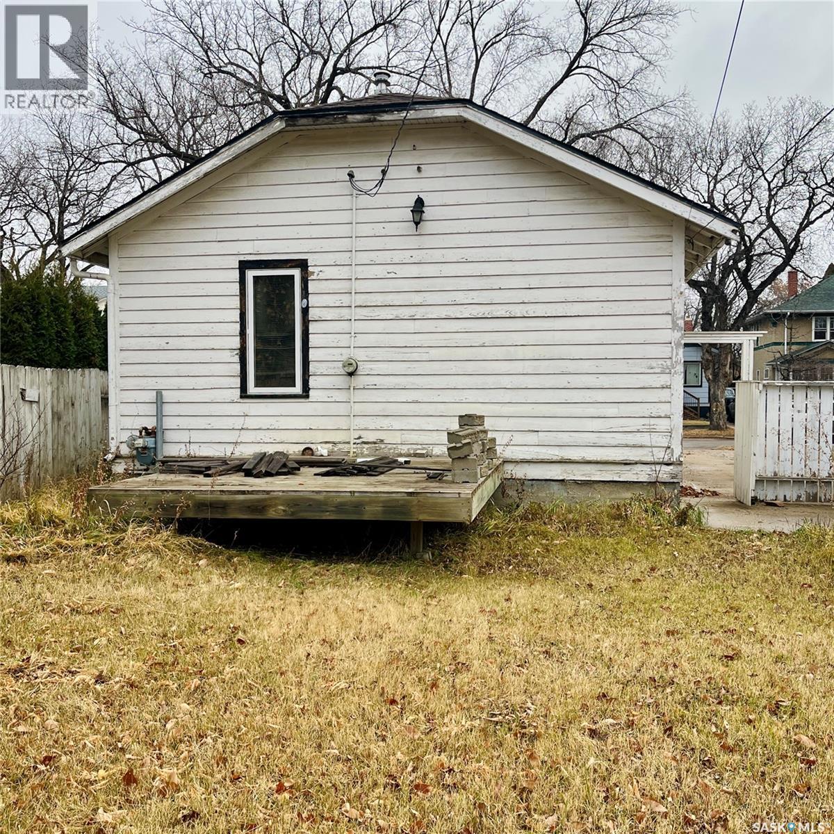 1225 B Avenue N, Saskatoon, Saskatchewan  S7L 1G4 - Photo 13 - SK024320