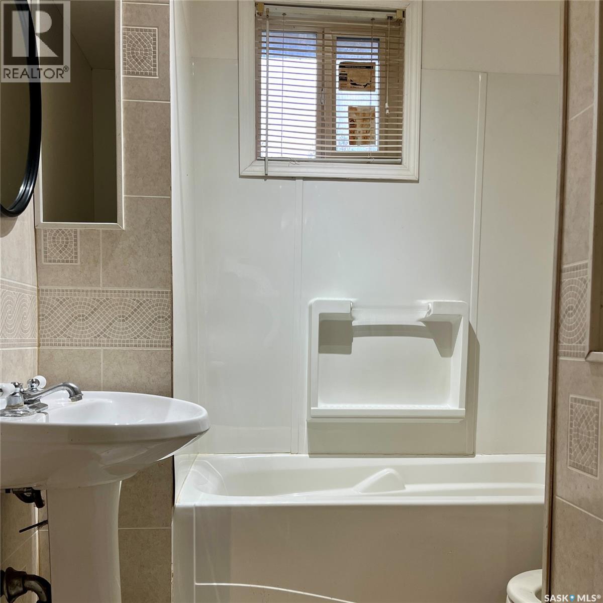 1225 B Avenue N, Saskatoon, Saskatchewan  S7L 1G4 - Photo 9 - SK024320