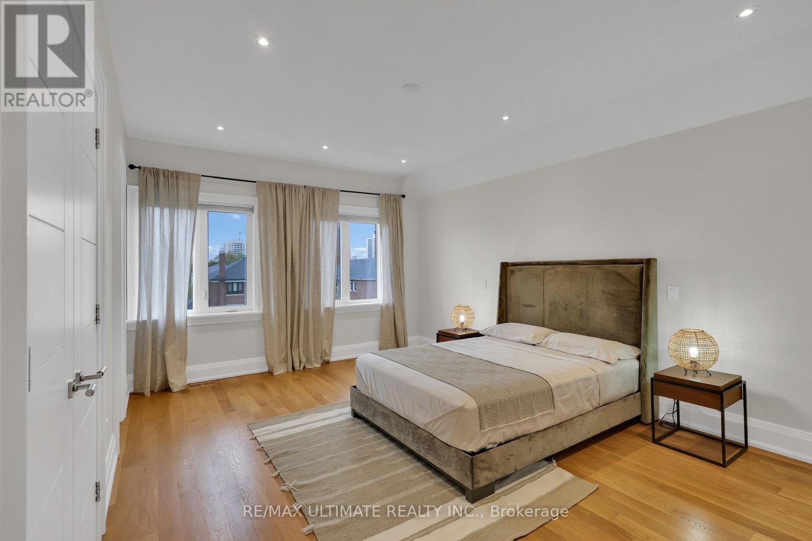 743 Glencairn Avenue, Toronto, Ontario  M6B 1Z9 - Photo 17 - C12558336