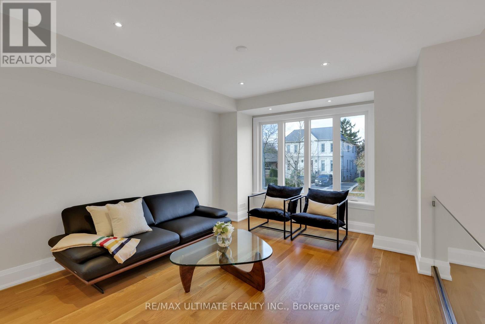 743 Glencairn Avenue, Toronto, Ontario  M6B 1Z9 - Photo 3 - C12558336